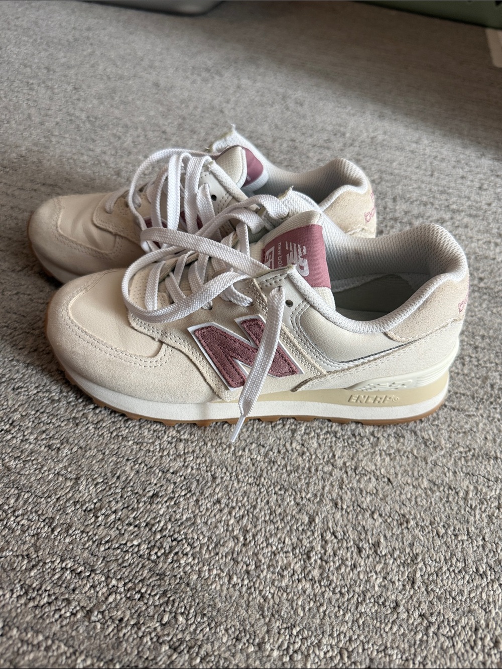 New Balance Women's Cream & Dusty Rose Retro Runner Sneakers